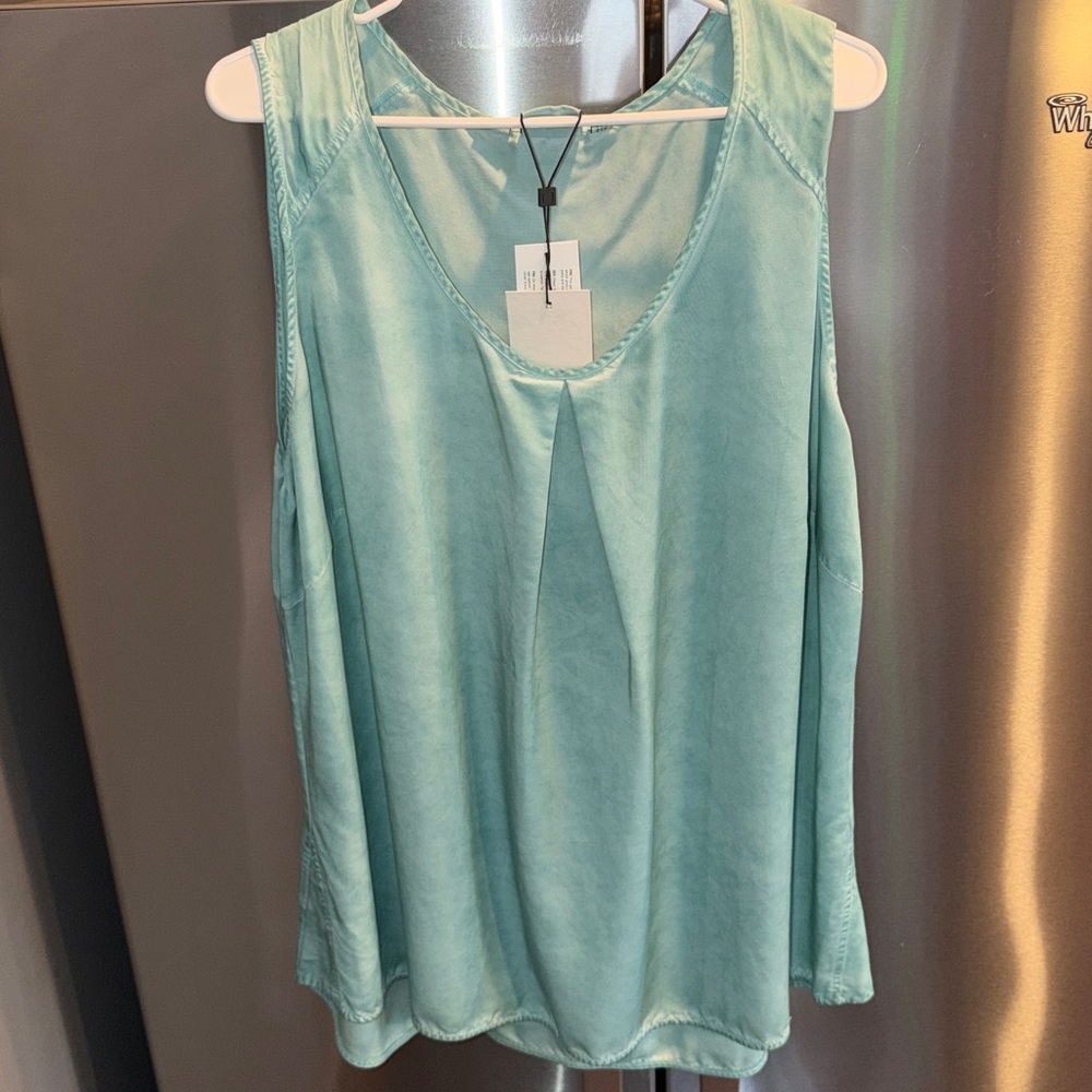 JunaRose Sleeveless tank TOP Blouse size 20 2X, light green pastel viscose TUNIC